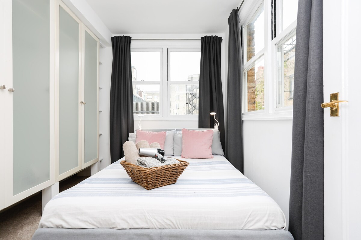 New! BAT-5-C Oasis of calm in Soho, sleeps 4