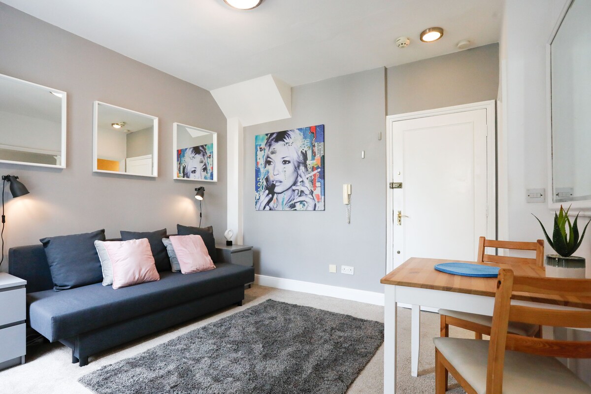 New! BAT-5-C Oasis of calm in Soho, sleeps 4