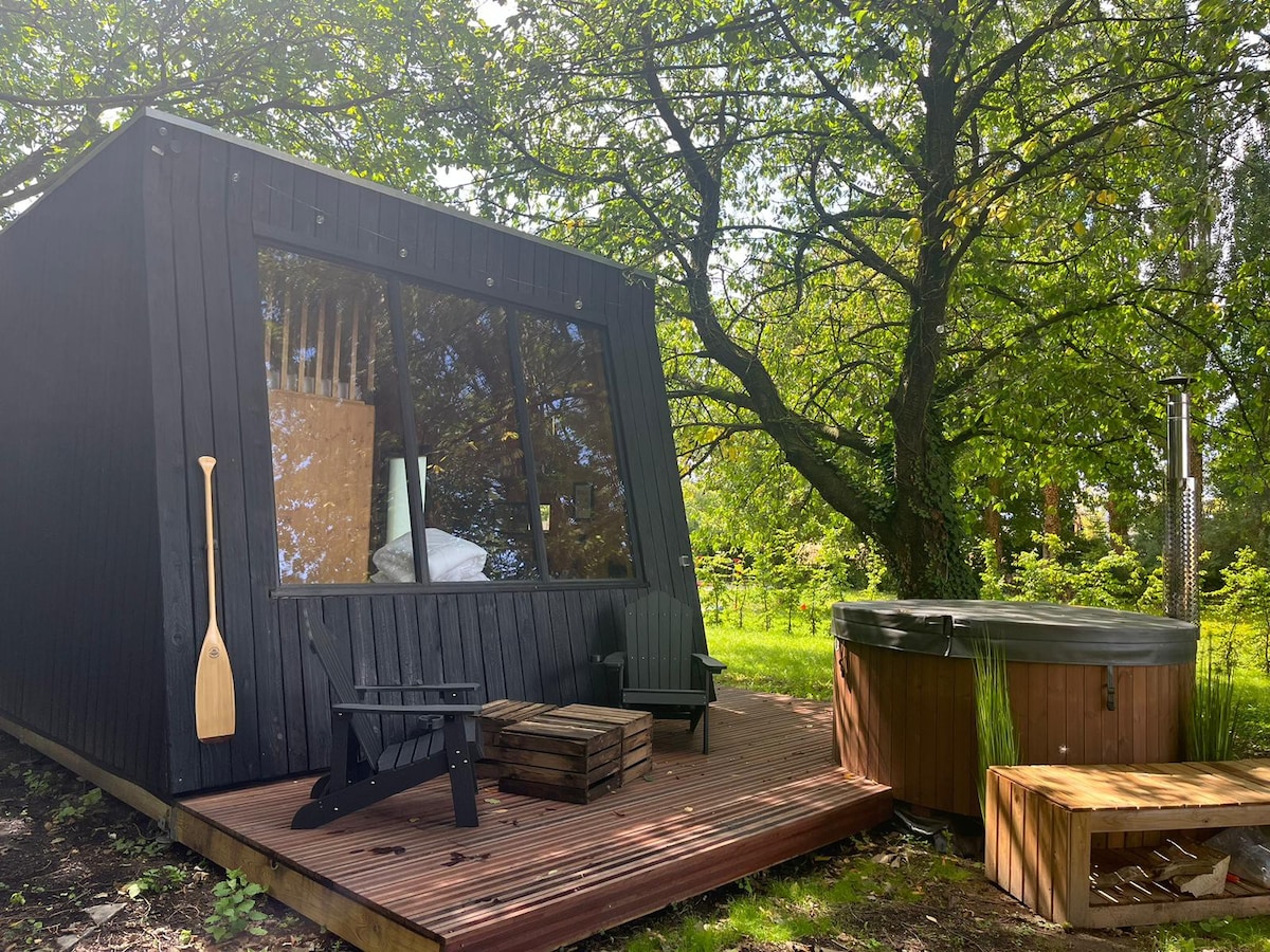 cabane studio spa vue sur champ