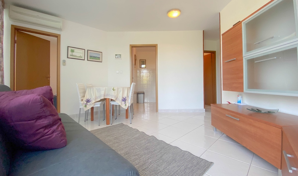 Romina-Apartment 80m from the sea for 4 persons