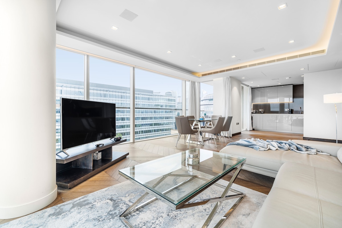 Luxury Tower Bridge 2 Bed Apartment