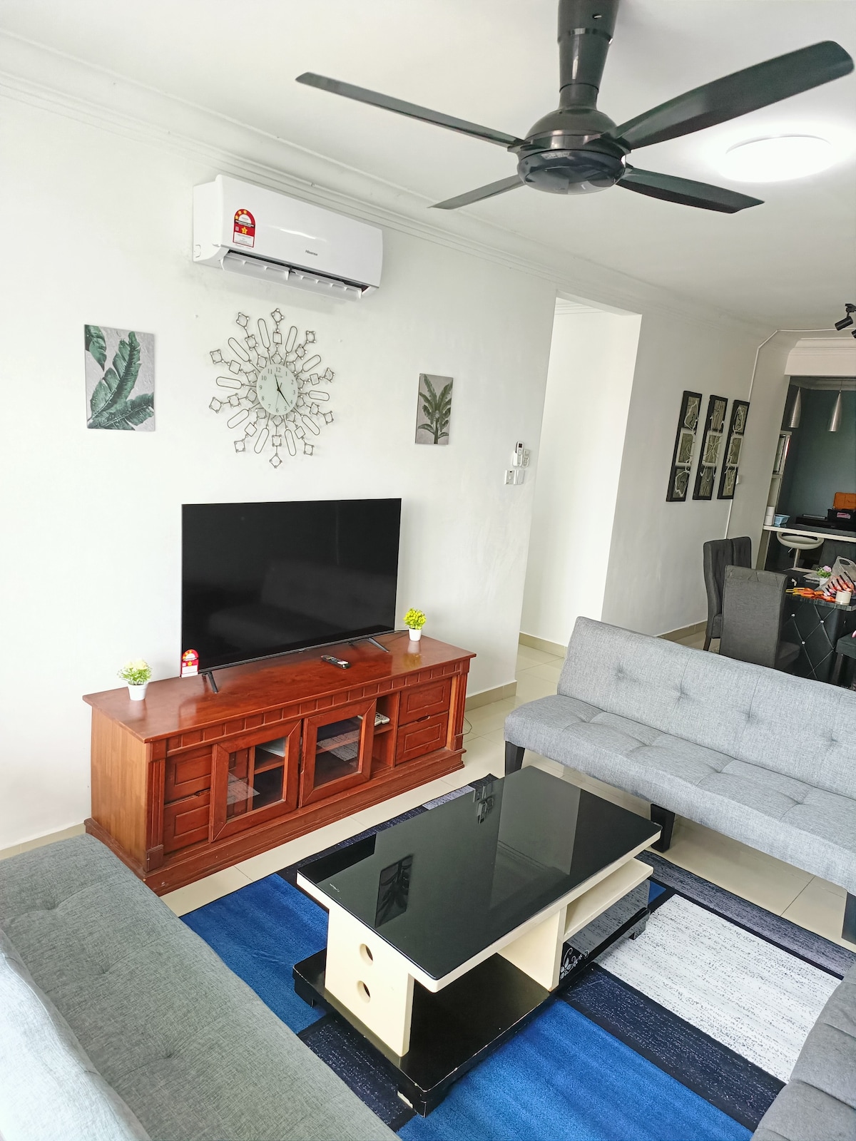 Apt 1-10pax/SubangJaya/Netflix Pool &Gym/2mins LRT