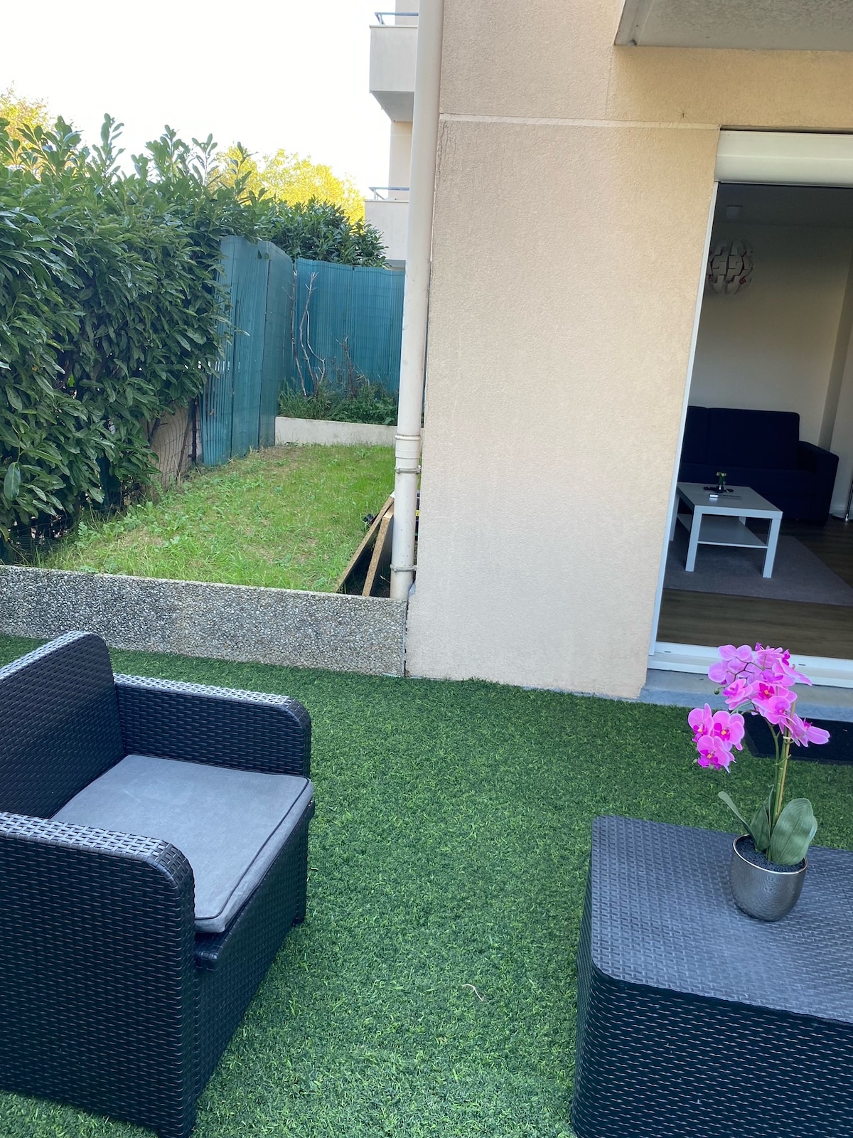 Logement entier chambre+salon + jardin & terrasse