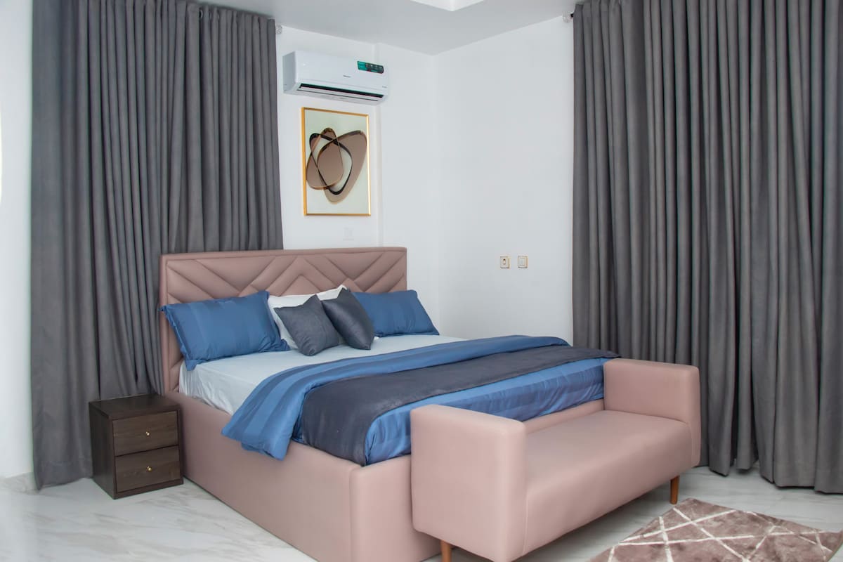 Elegant and spacious 4-Bedroom