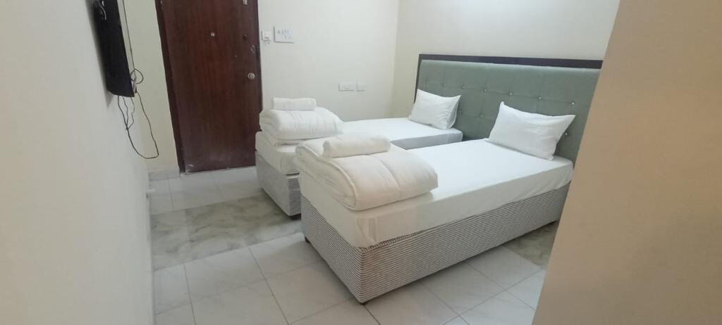 Deluxe Rooms Near Aig Hospital
