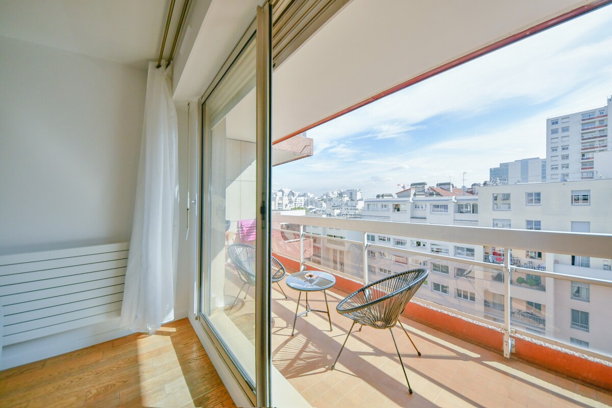 La Défense: stylish 2BR newly refurbished, balcony