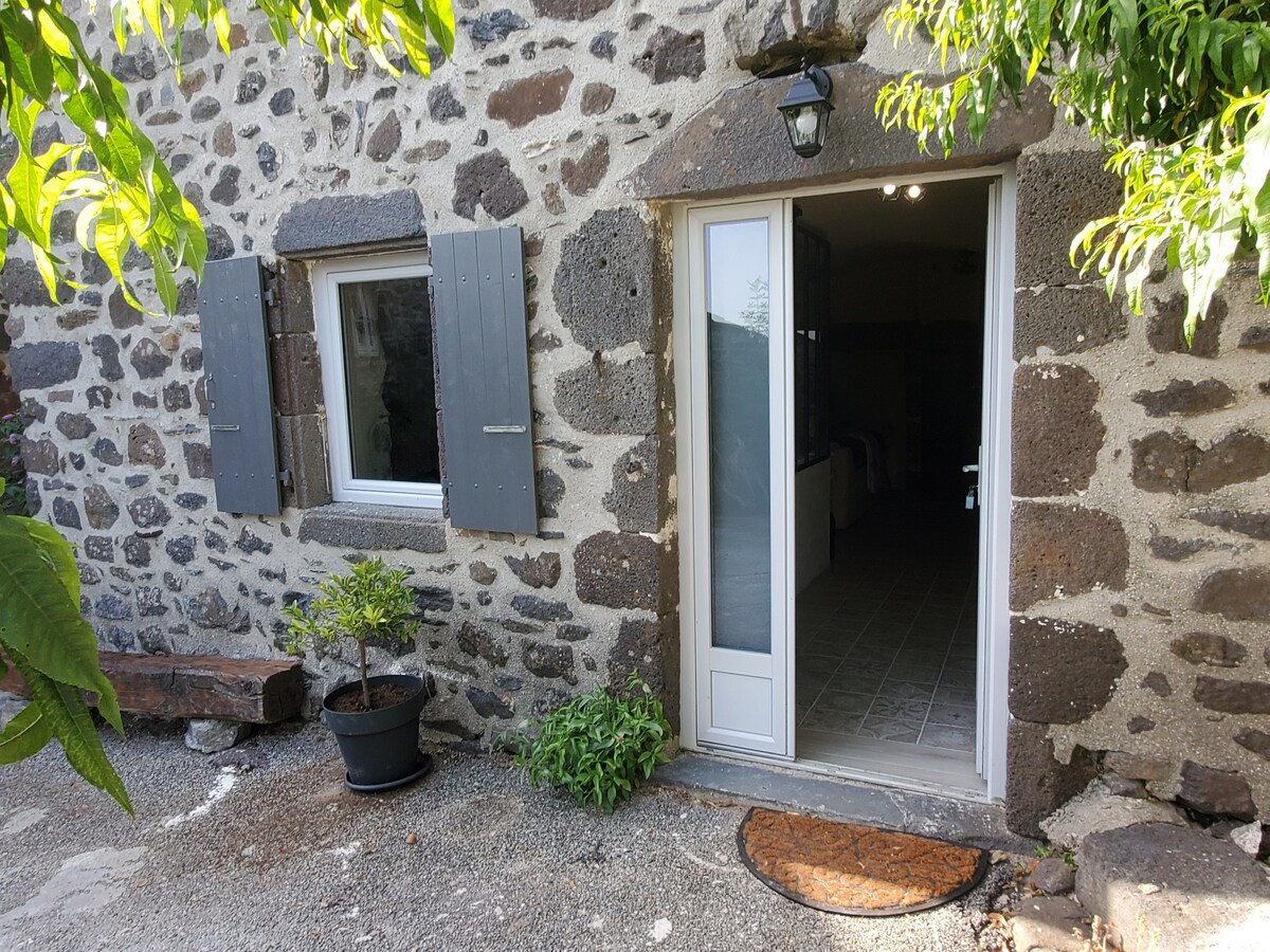 Appartement  typique en Ardèche avec Spa