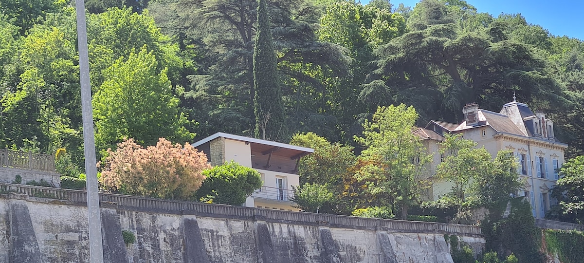 Vienne centre maison entière 7 mn à pied avec vue