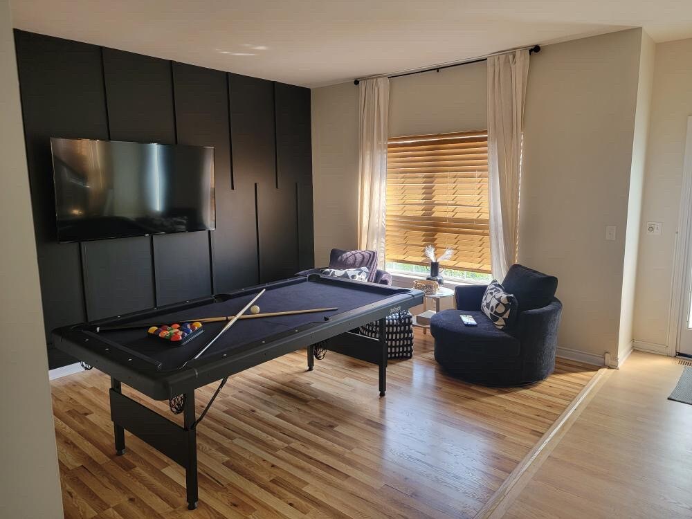 Chicagoland Getaway With Vintage Game Room!