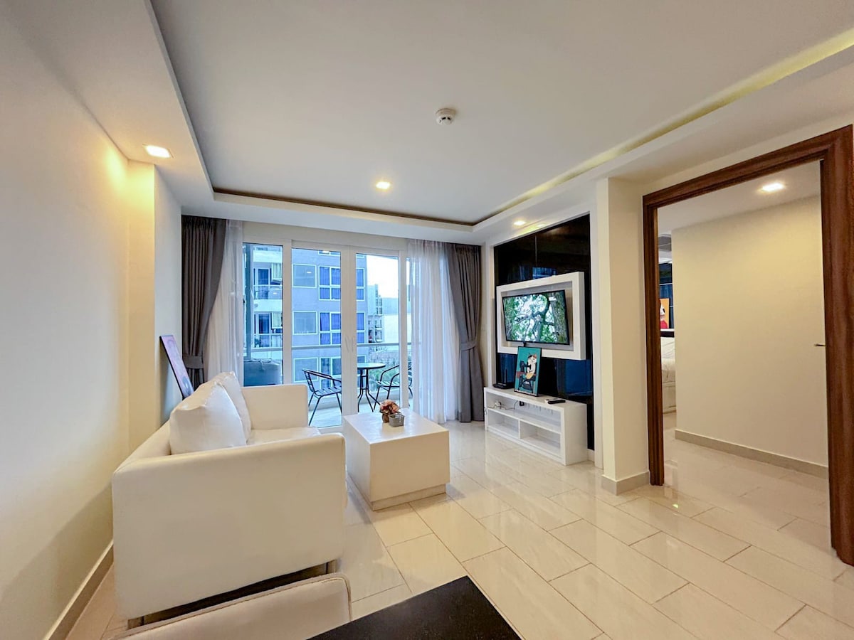 6#Grand Avenue Residence Condo