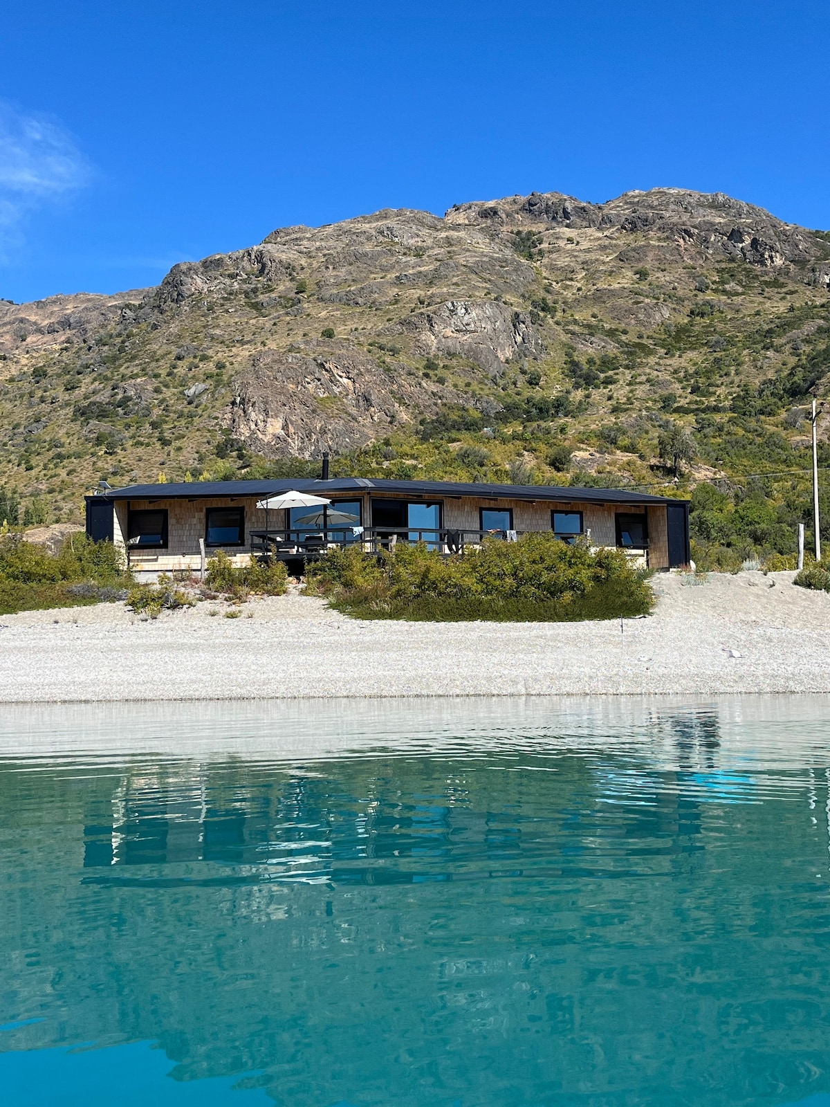 Patagon Refuge: Casa a Orillas del Lago