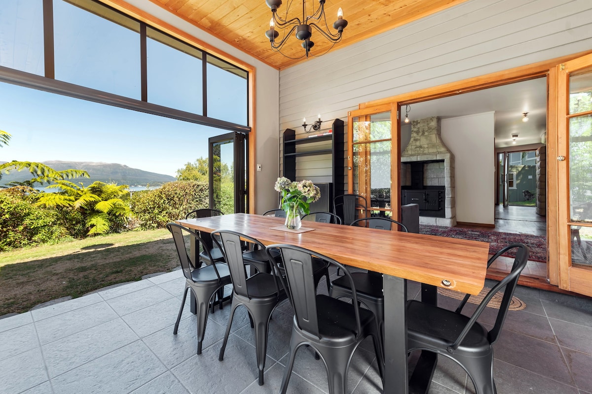 Boatshed Bay Retreat