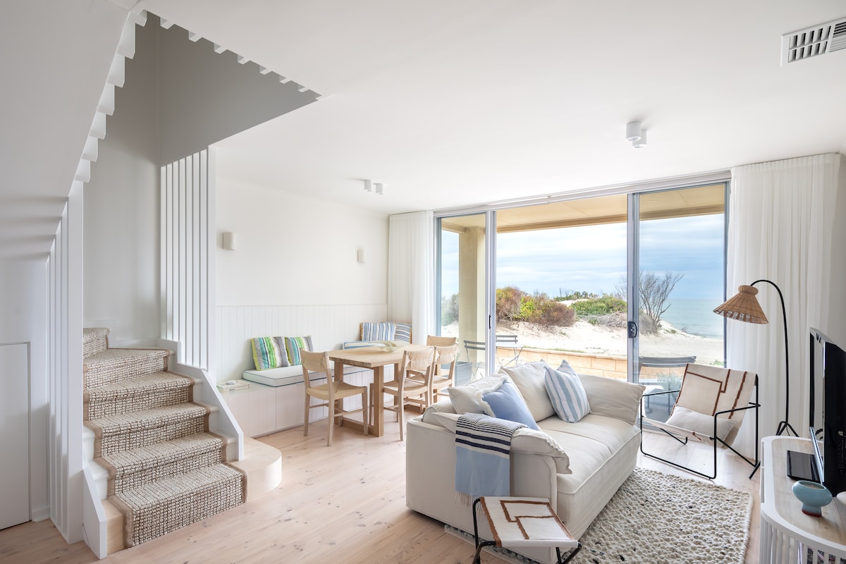 Pearl |Designer Beachfront Retreat |Semaphore Park