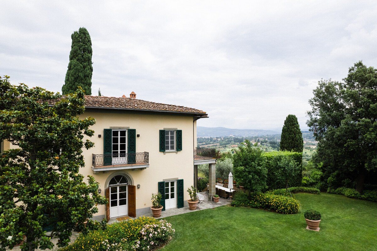 Stunning Villa with Pool in Florence