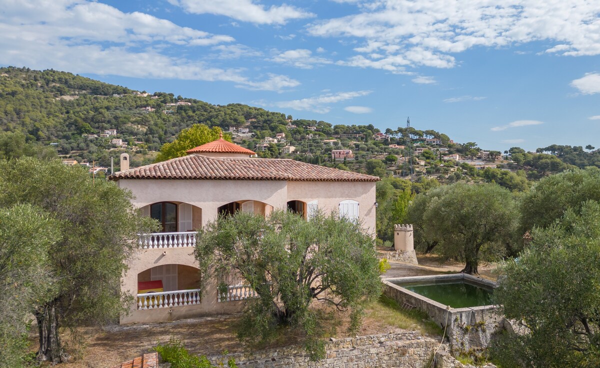 Maison sur les collines niçoises