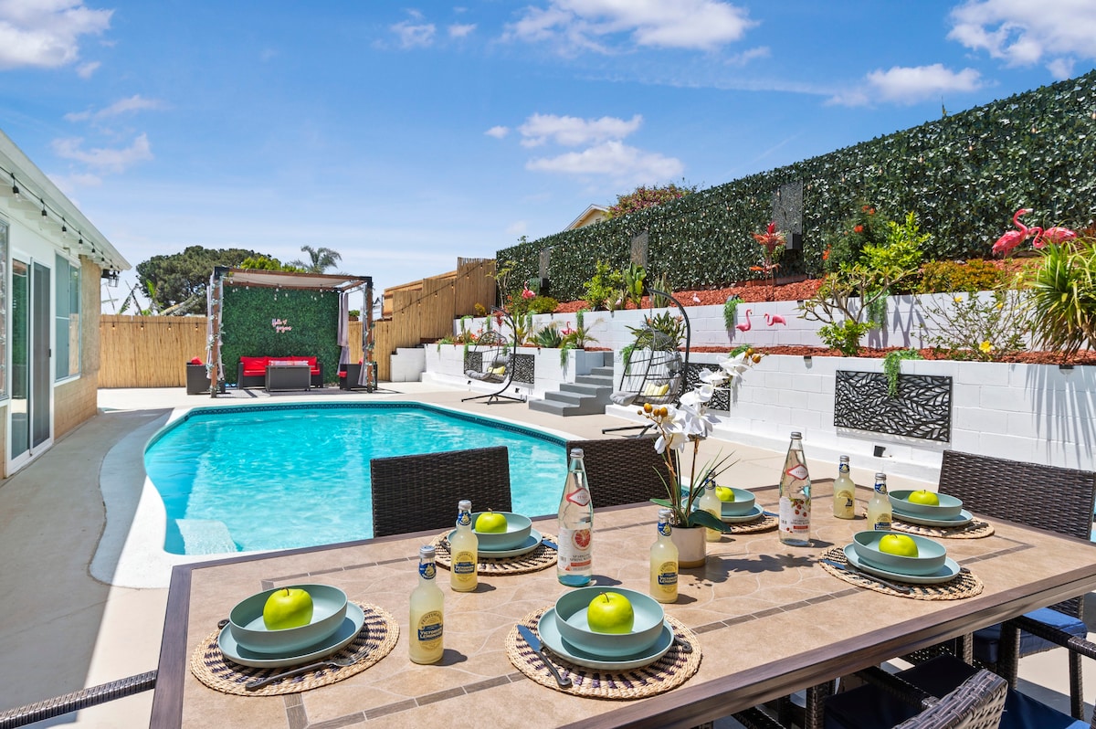 Luxury Dual Homes, 2 Pools & 2 Spas, Sleeps 28!