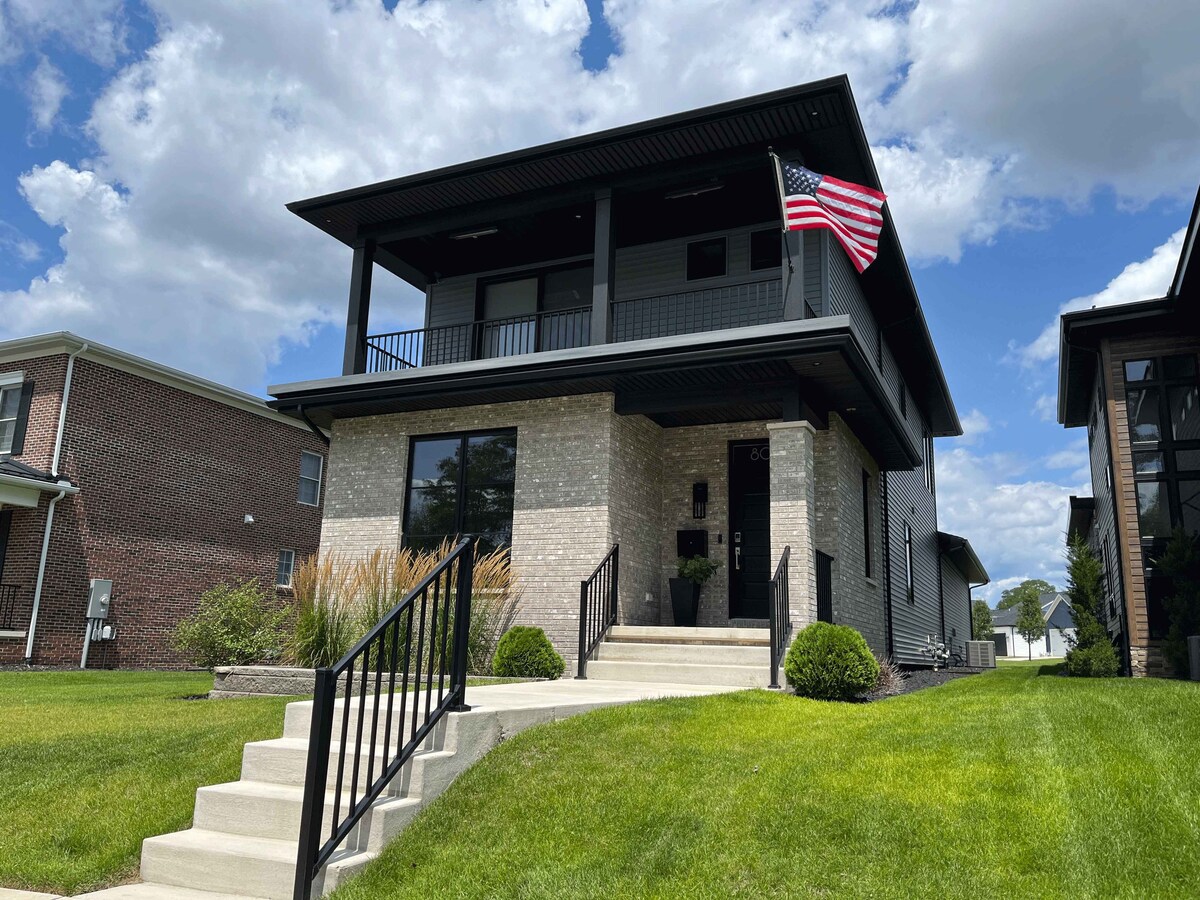 Notre Dame Modern River Home