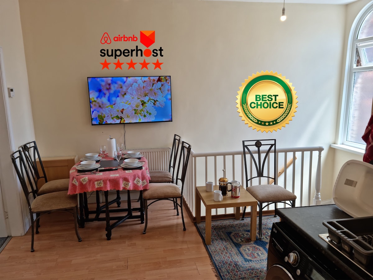 2 Bedroom Cosy Family Flat | Free Parking & Wi-Fi