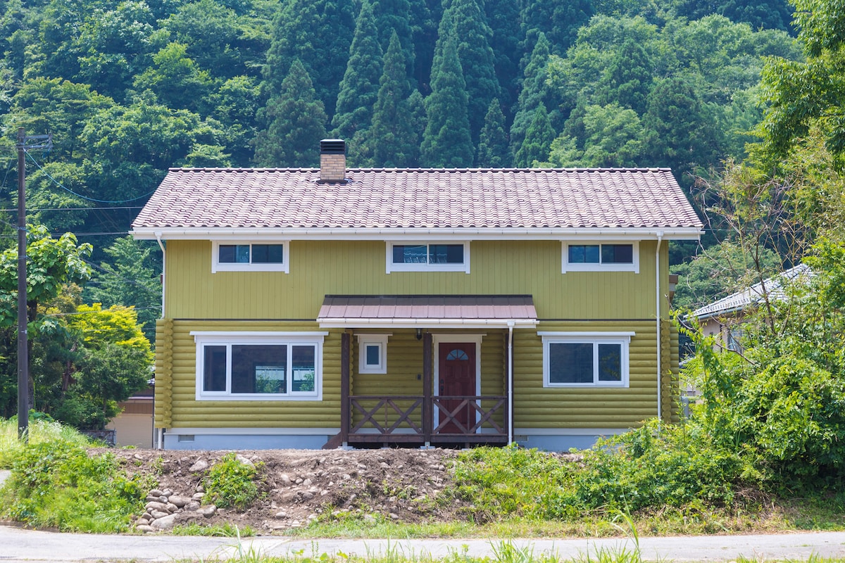 Natural Log Cottage Hakusan