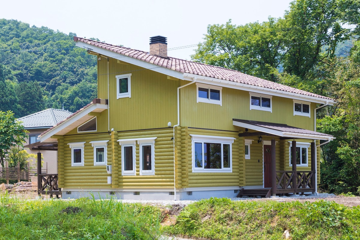 Natural Log Cottage Hakusan