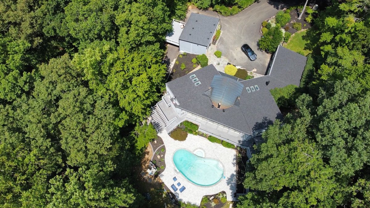 Secluded 6-BR | Heated Pool & Sauna