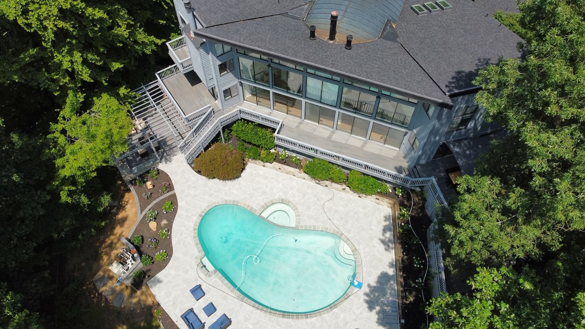 Secluded 6-BR | Heated Pool & Sauna