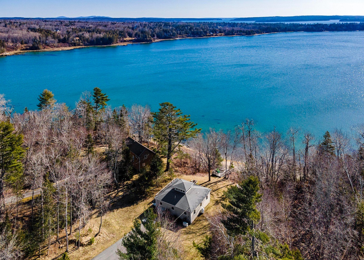 Charming Acadia beachfront cottage