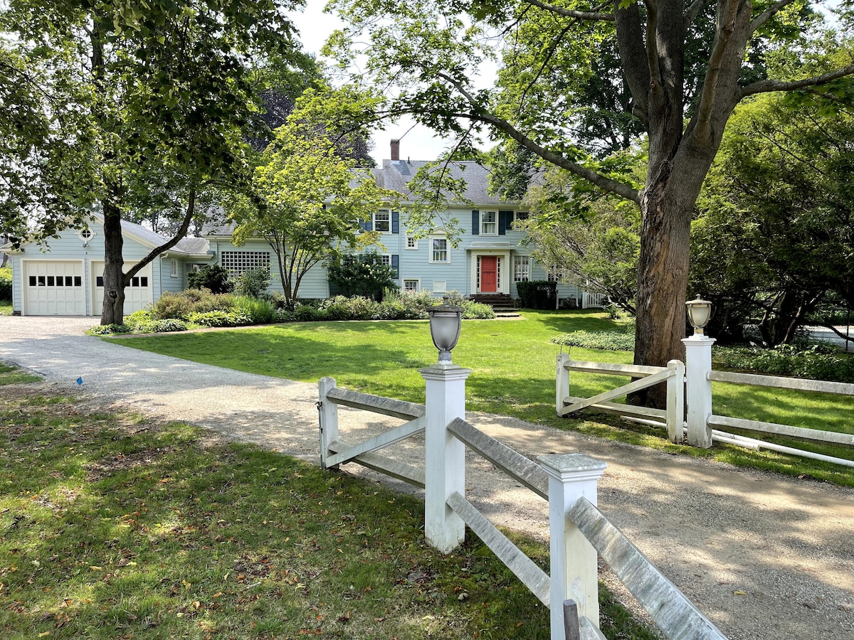 Mansion in Gloucester with Pool