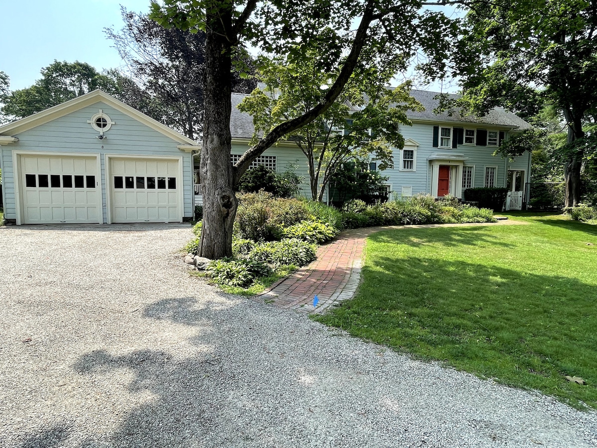 Mansion in Gloucester with Pool