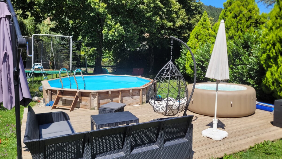 Maison 150 m² entièrement rénovée, jardin, piscine