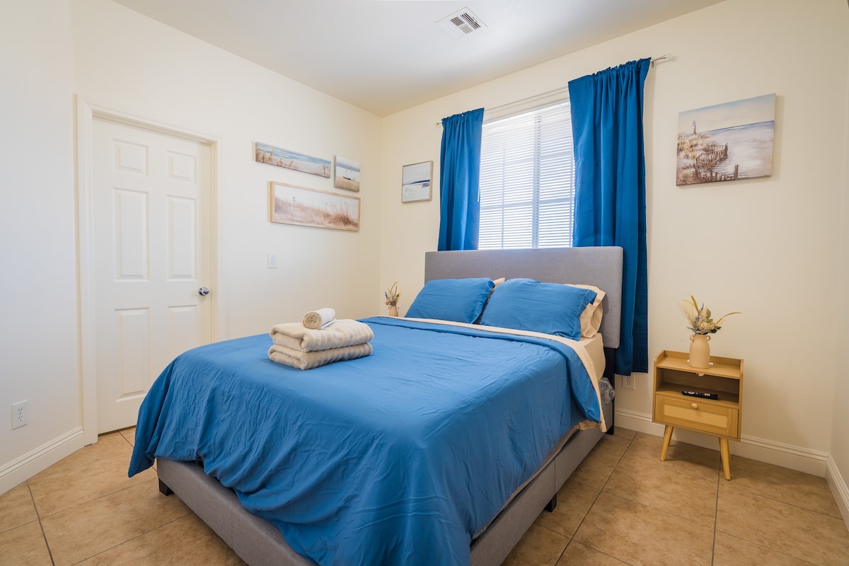 Cozy Las Vegas home! Family friendly! Sleeps 8