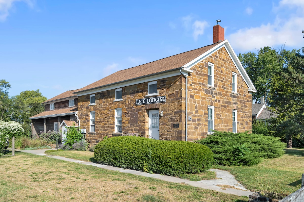 Historical Apartment w/ Whirlpool Tub