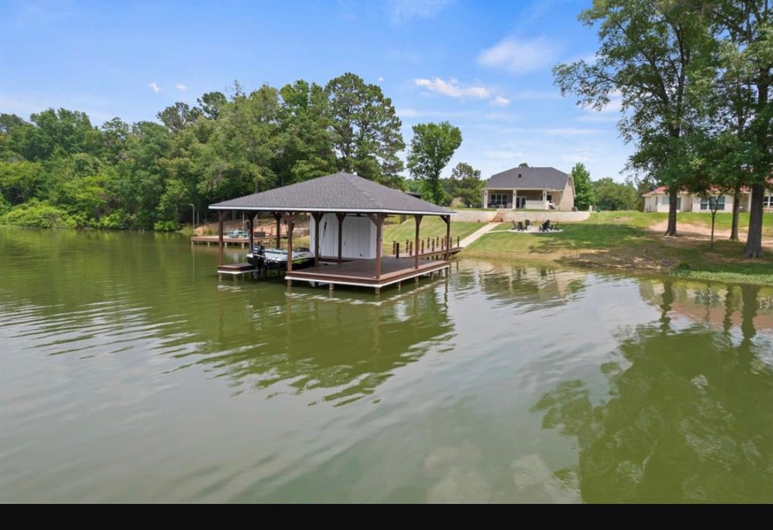 Gorgeous Lake House