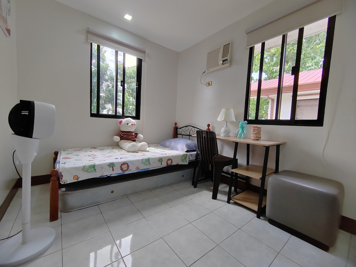 single room Casa Loreto near Ayala