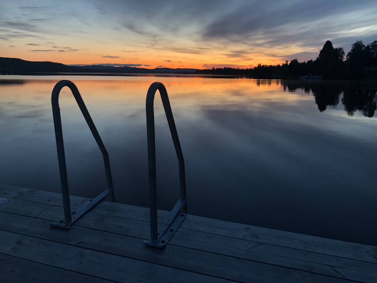 Gem by the lake with sauna and private jetty