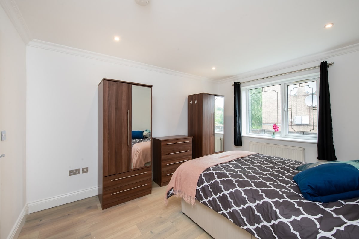 Cozy 2-Bedroom Flat in Battersea