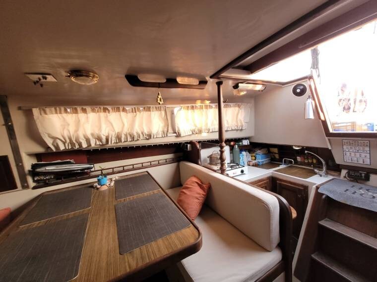 Sailboat Double Cabin