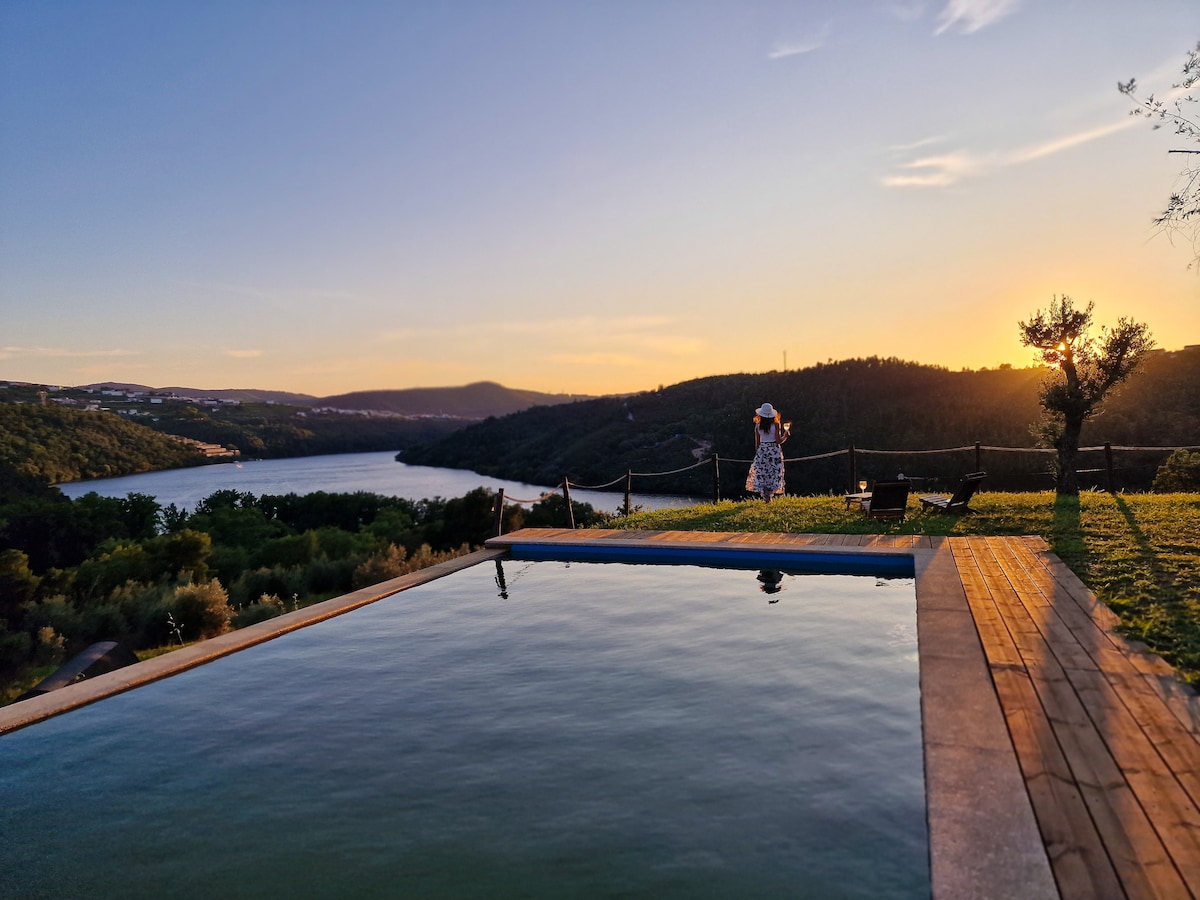 Writer's retreat by the Douro Valley