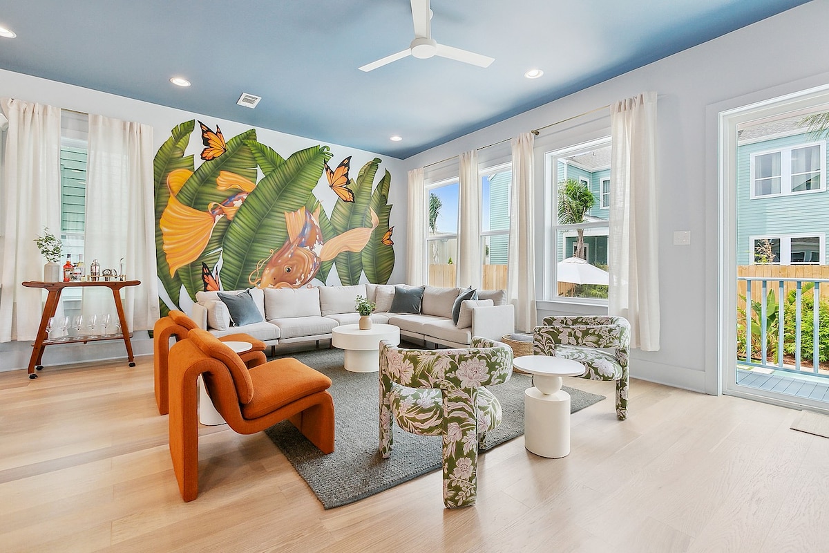 Trendy Oasis with Heated Pool, Grill - Near FQ