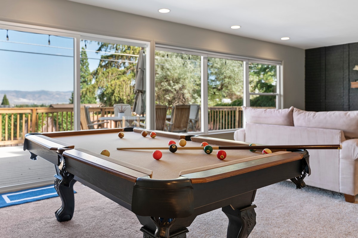 Peaceful Pool House Hot Tub Fire Pit Pool Table