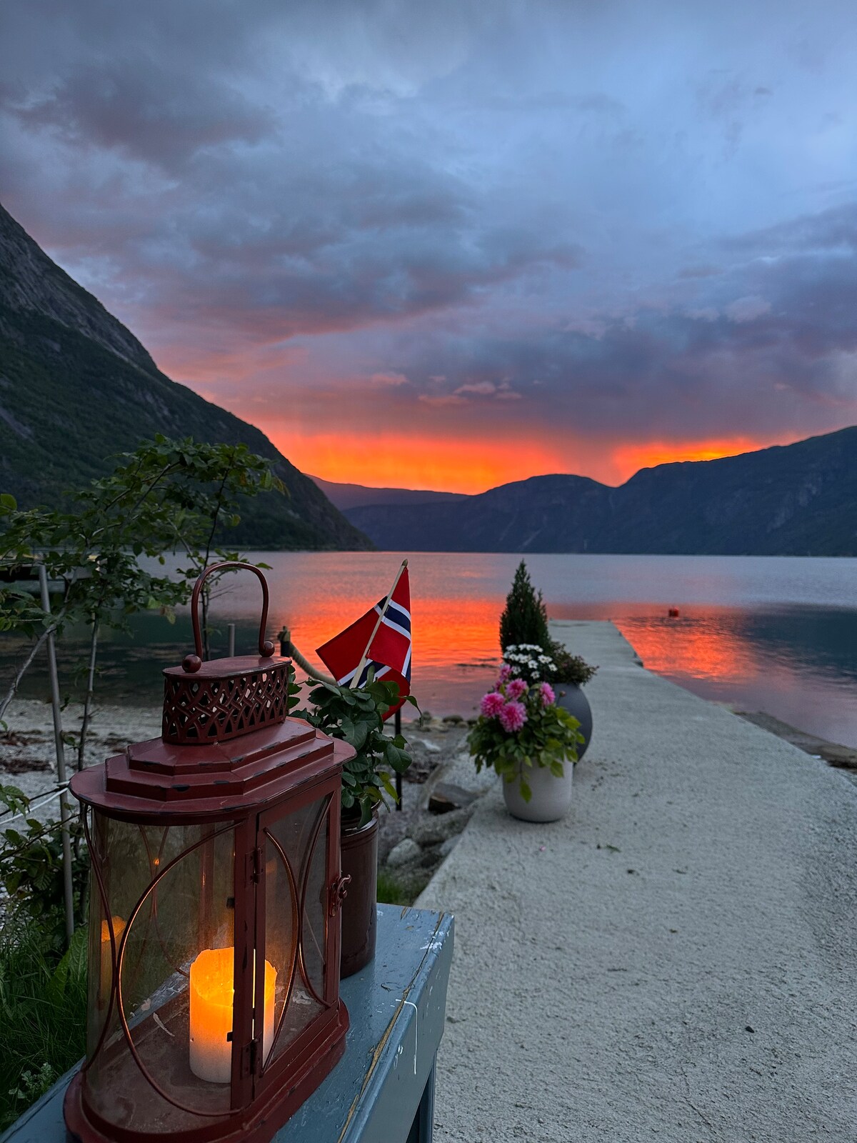 Sjarmerende hytte ved Hardangerfjorden