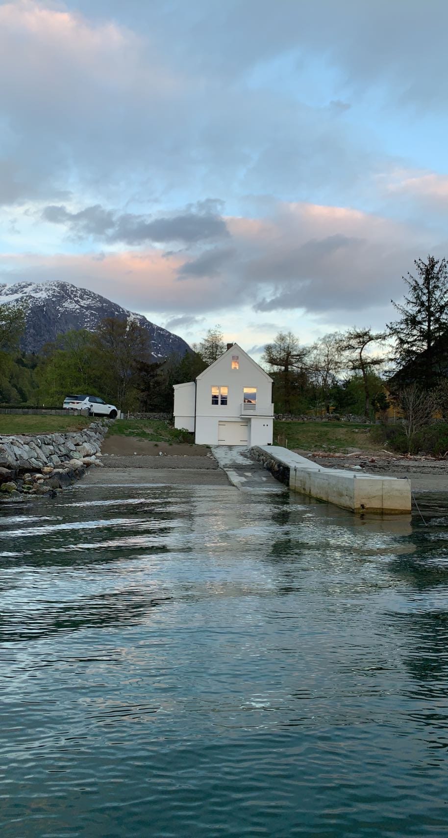 Sjarmerende hytte ved Hardangerfjorden