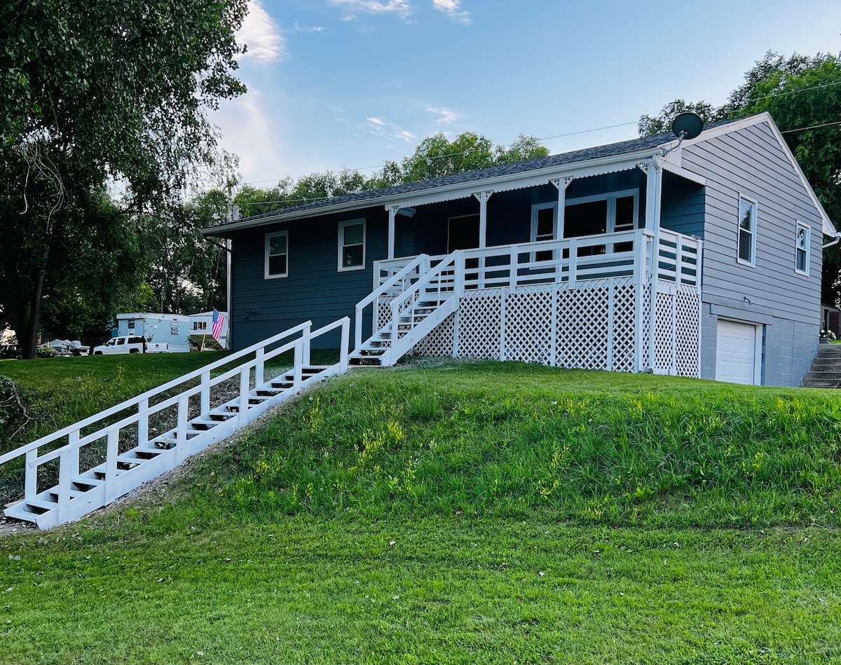 Big Stone Lake, SD-Bayview area Lake Cabin