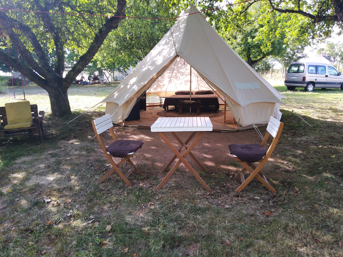 Tente équipée 2 personnes - 15 m²