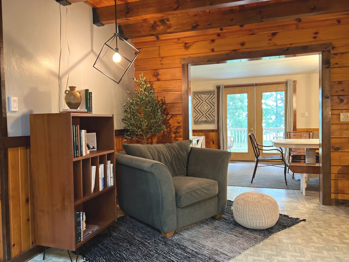 Quiet, Woodland Farm - Wasson Woods Retreat