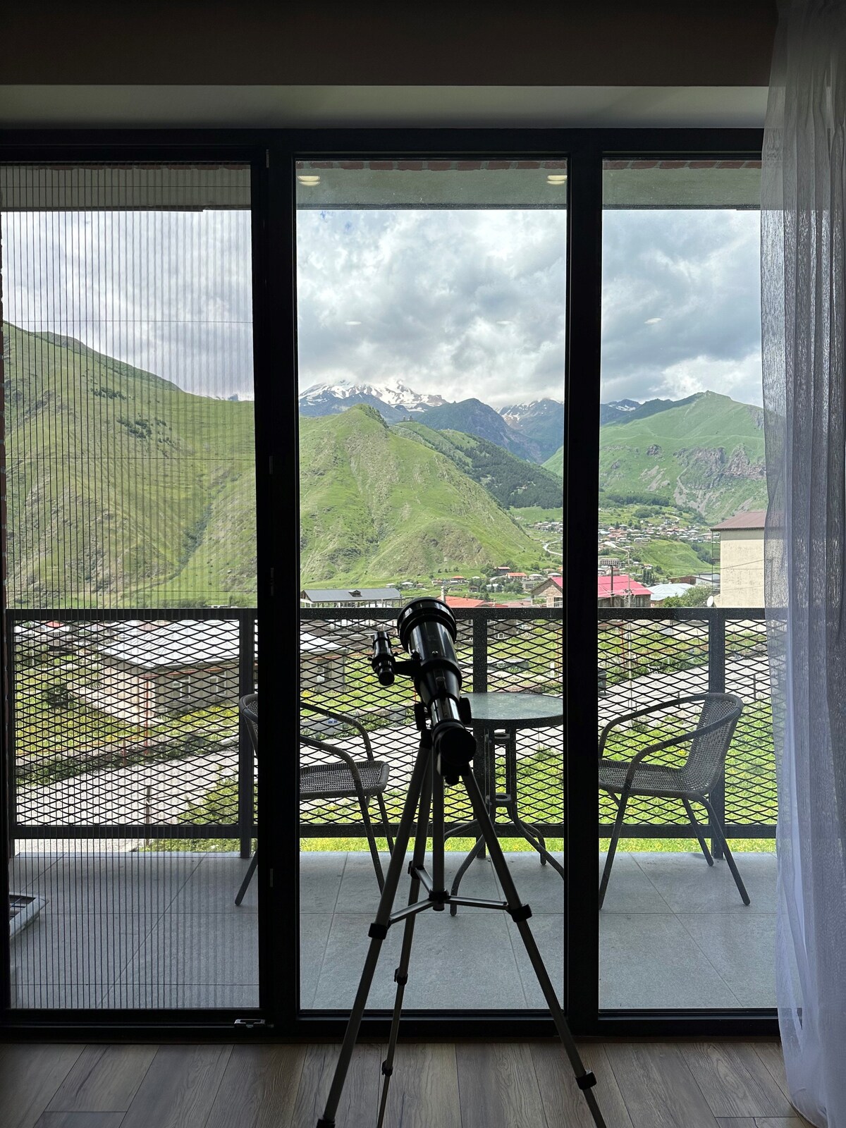 Kazbek view @Devdaraki Apartment