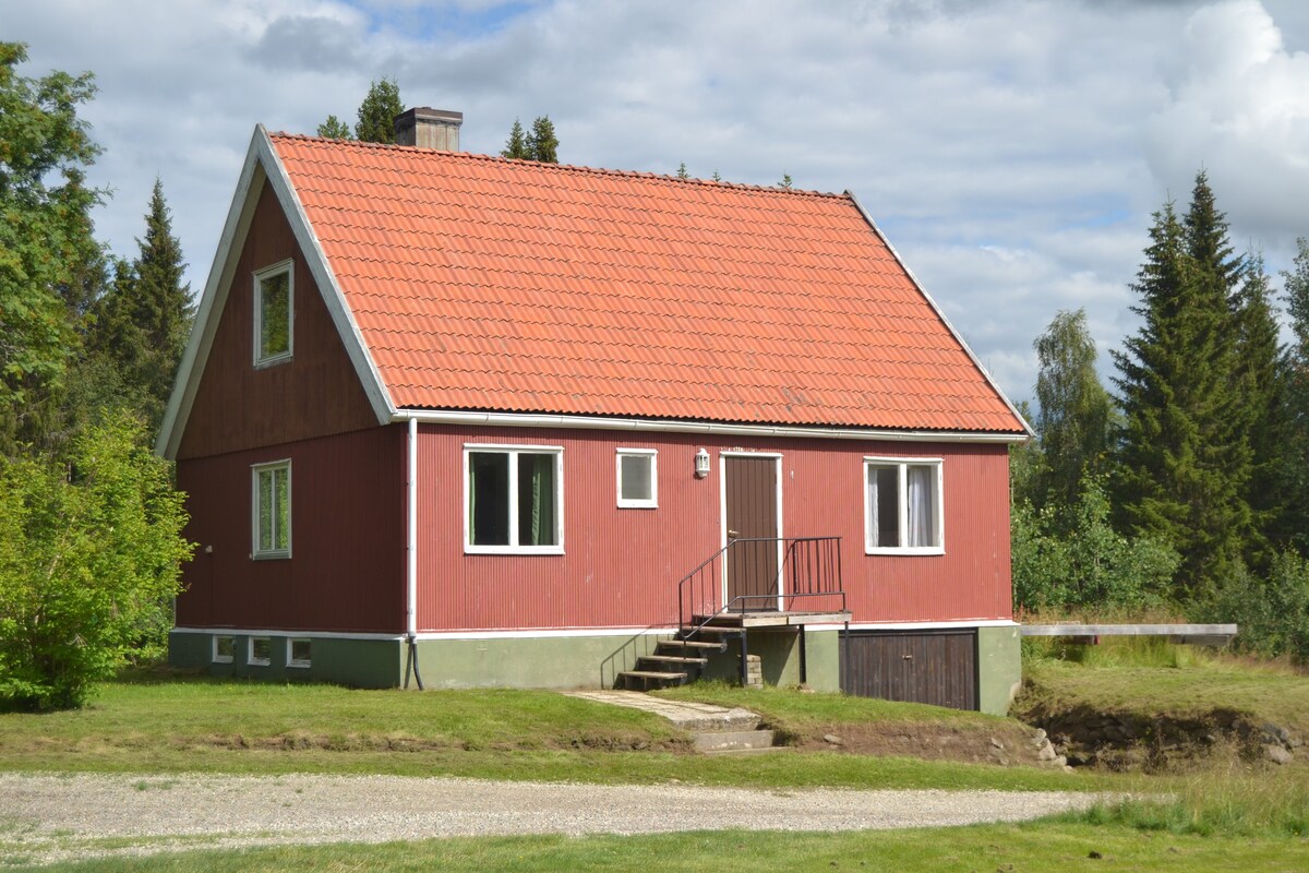 Huskyfarm Home in Lapland