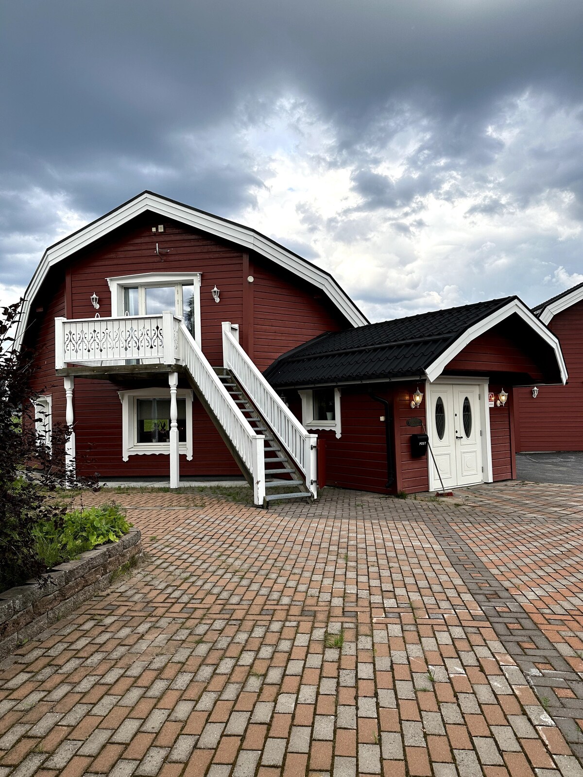 房子位于风景优美的Älvsbyn