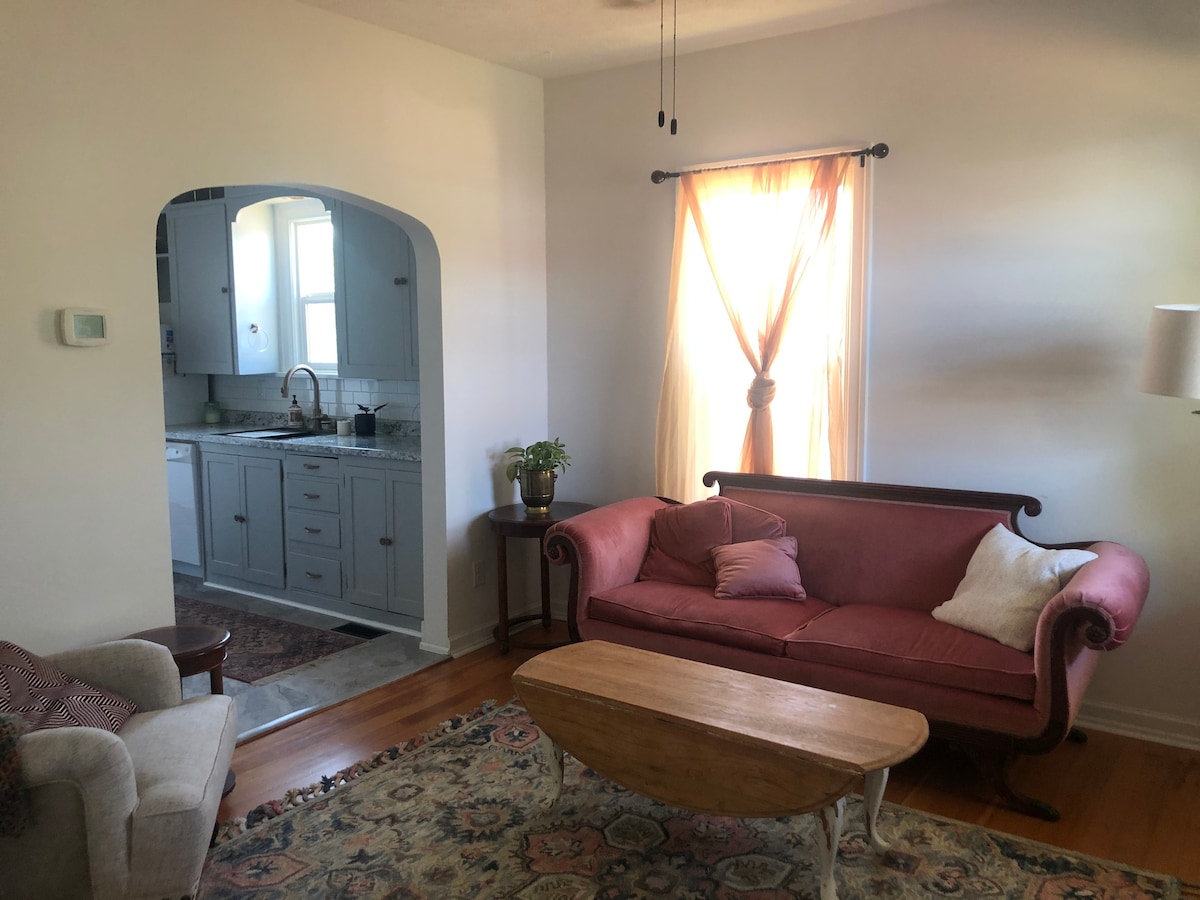 Cozy 2BR w/2QU bed-10min from DT