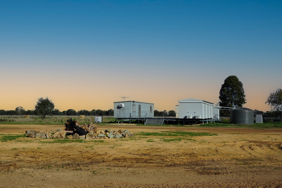 Farm Stay Tomingley Room 2 (of 4 rooms available)
